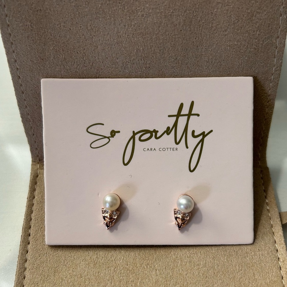 NIB So Pretty Cara Cotter Rose Gold Pearl Stud Earrings